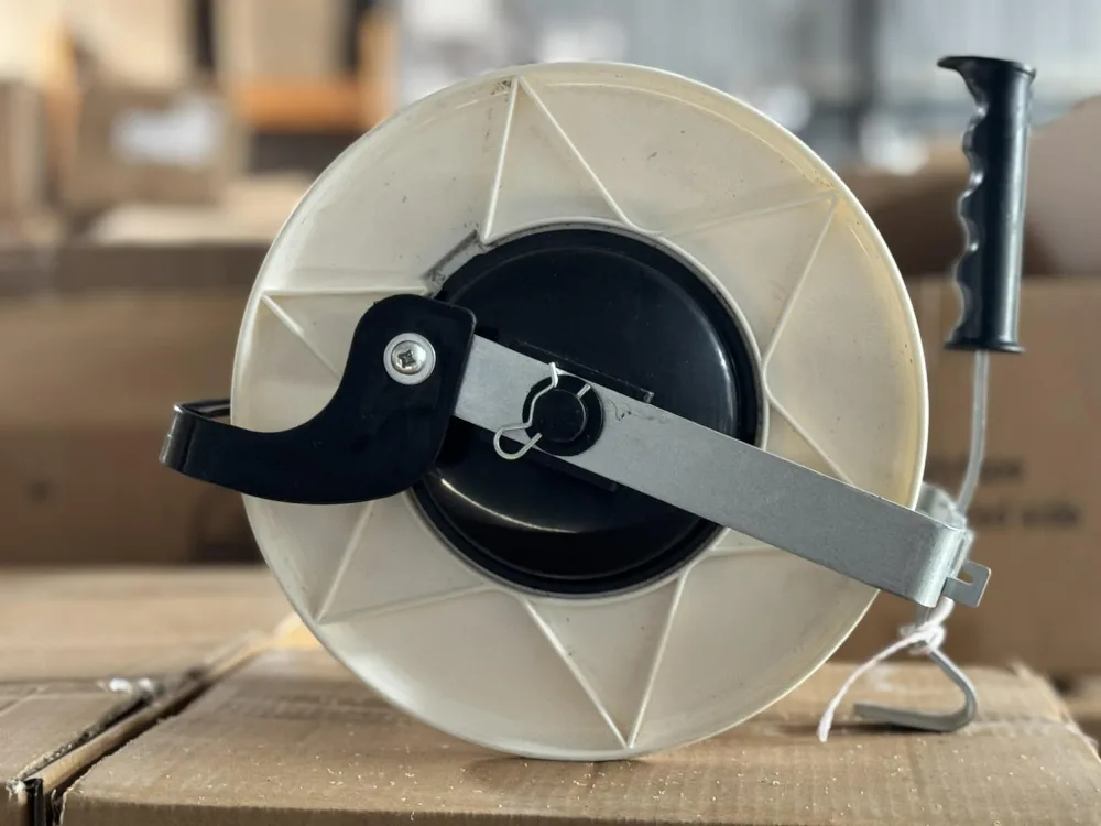 Side view of Whistler Farm Supplies Premium Electric 3:1 Reel